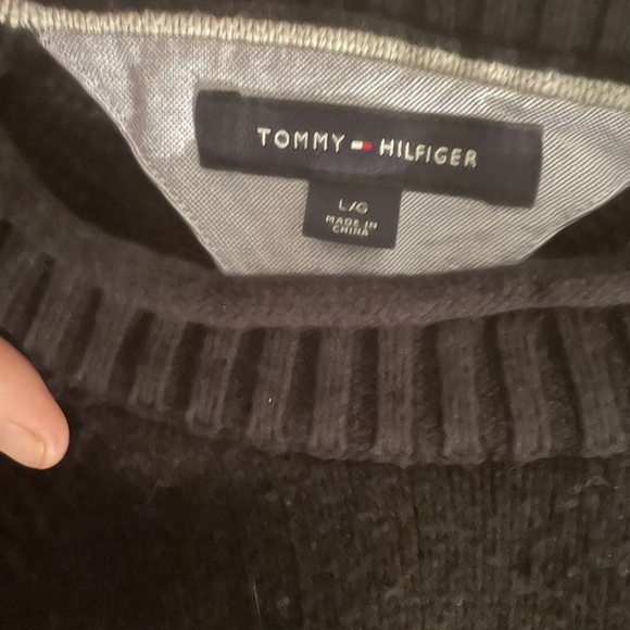 Tommy Hilfiger crewneck - Picture 2 of 3